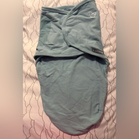 SwaddleMe Soft Blue Baby Swaddle 2 pcs - Picture 2 of 7